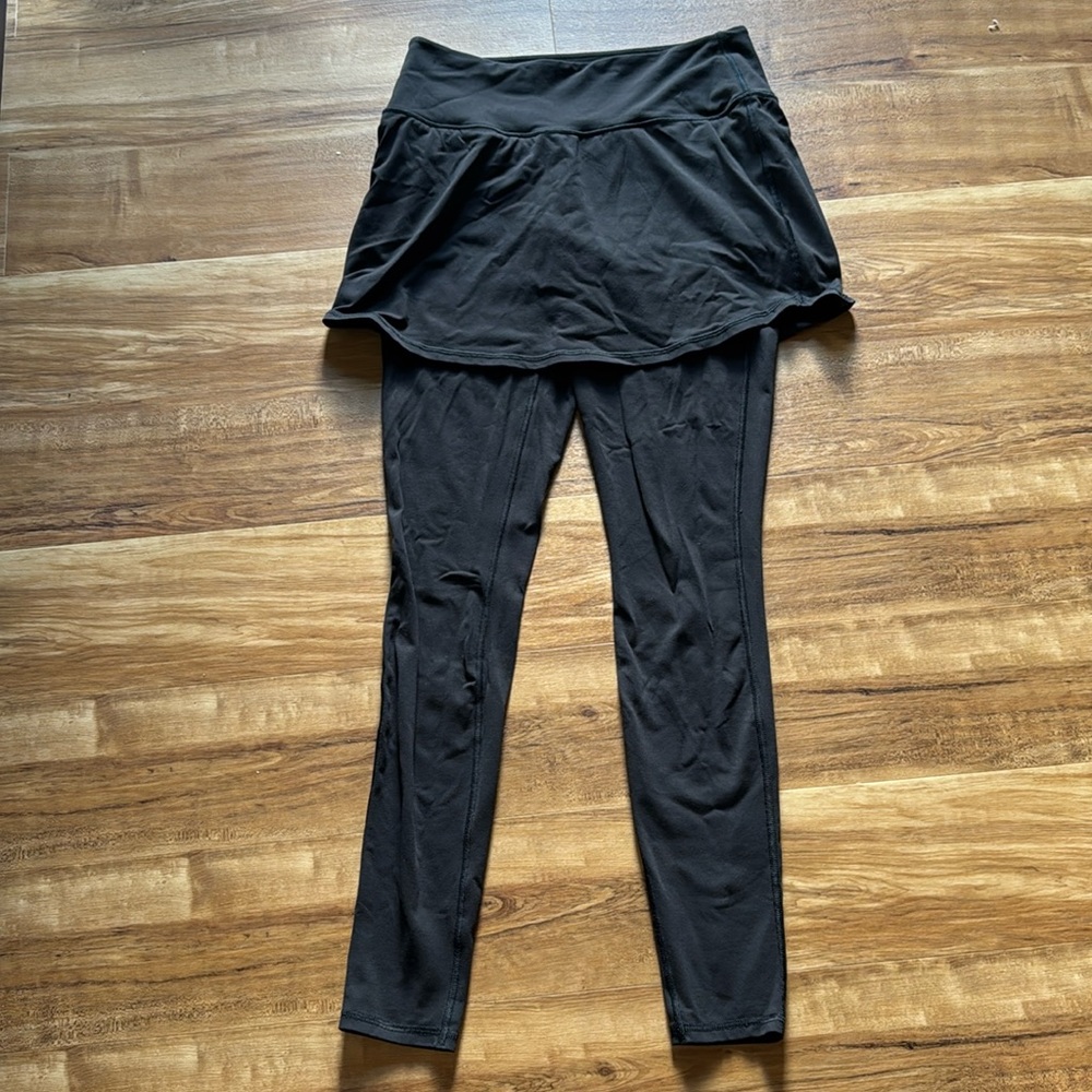 Athleta skirt with legging size MT